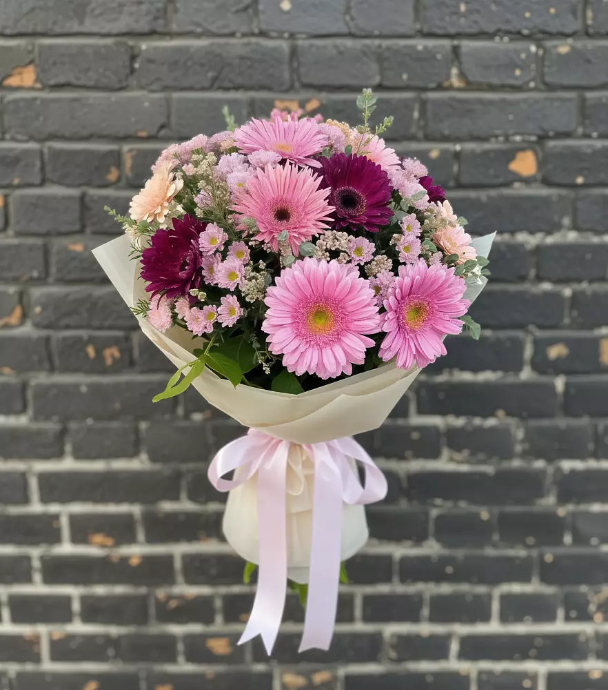 Букет цветов из: Герберы и Хризантемы в Багратионовске