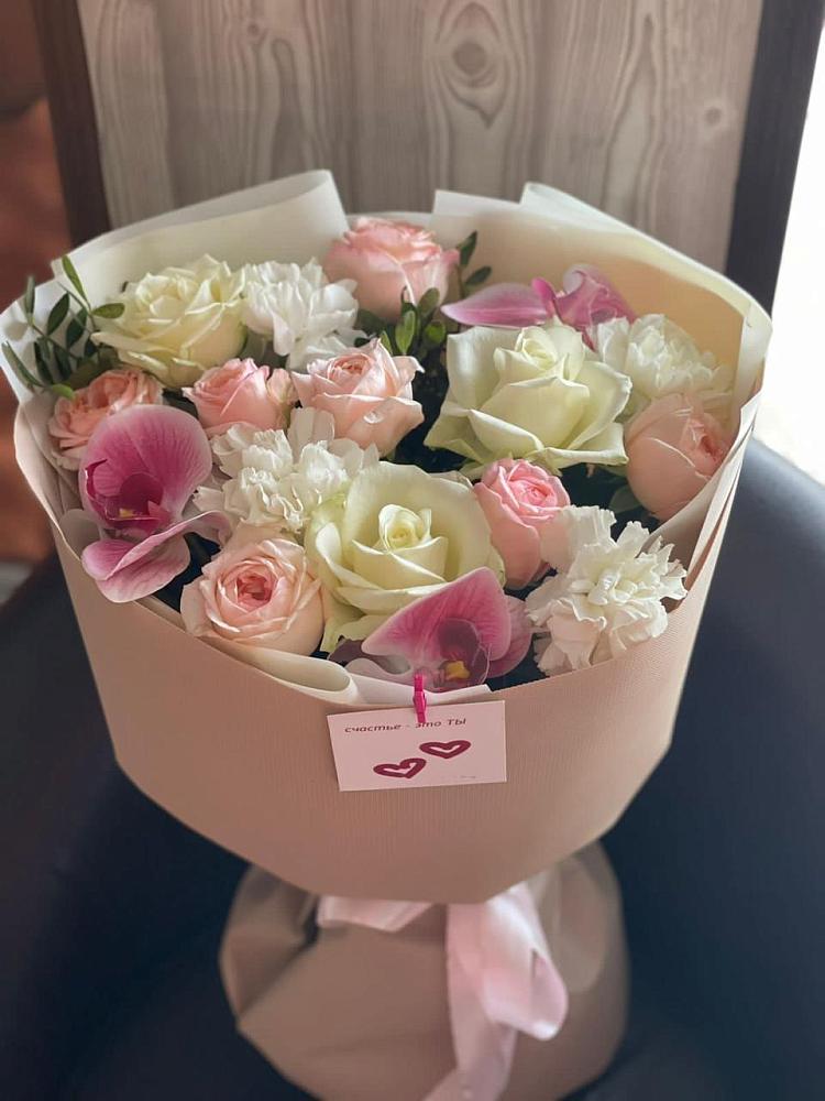 Букет цветов из: Орхидеи, Розы и Гвоздики в Багратионовске