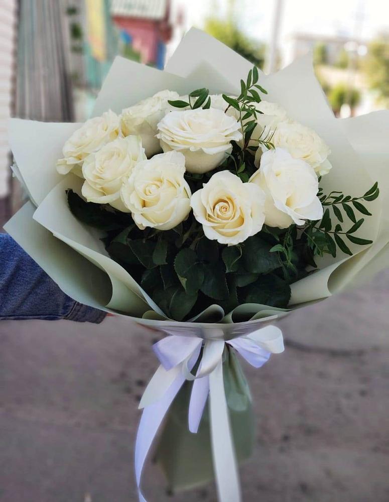 Букет Белые розы Проуд в Багратионовске