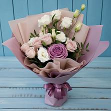Букет цветов из:  Розы и Лизиантусы в Багратионовске