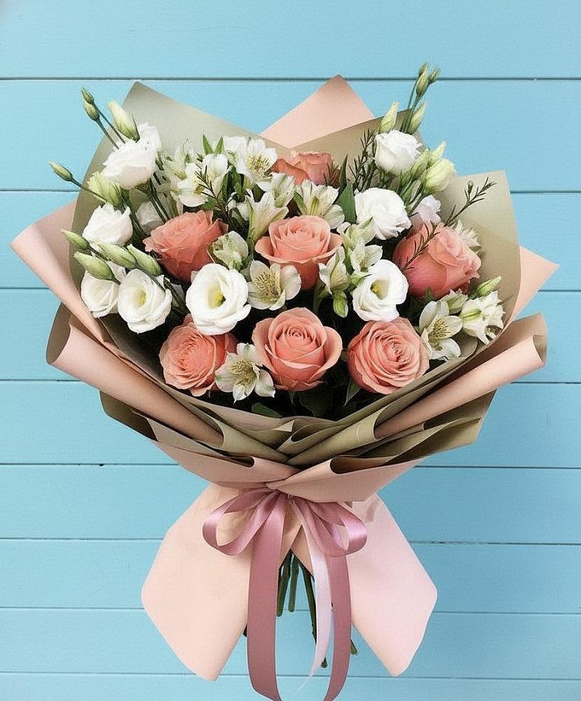 Букет цветов из: Розы, Альстромерии и Лизиантусы в Багратионовске