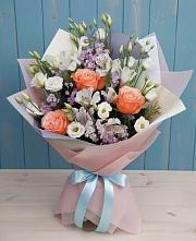 Букет цветов из:  Лизиантусы, Розы, Альстромерии и Гипсофила в Багратионовске