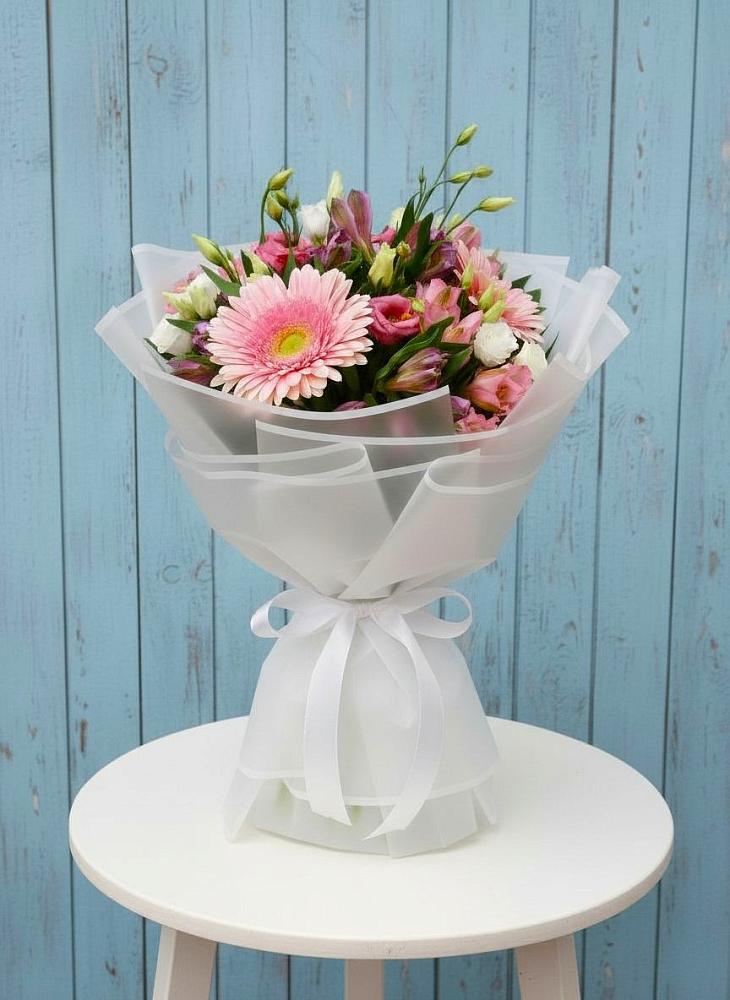 Букет цветов из: Герберы, Альстромерии и Лизиантусы в Багратионовске