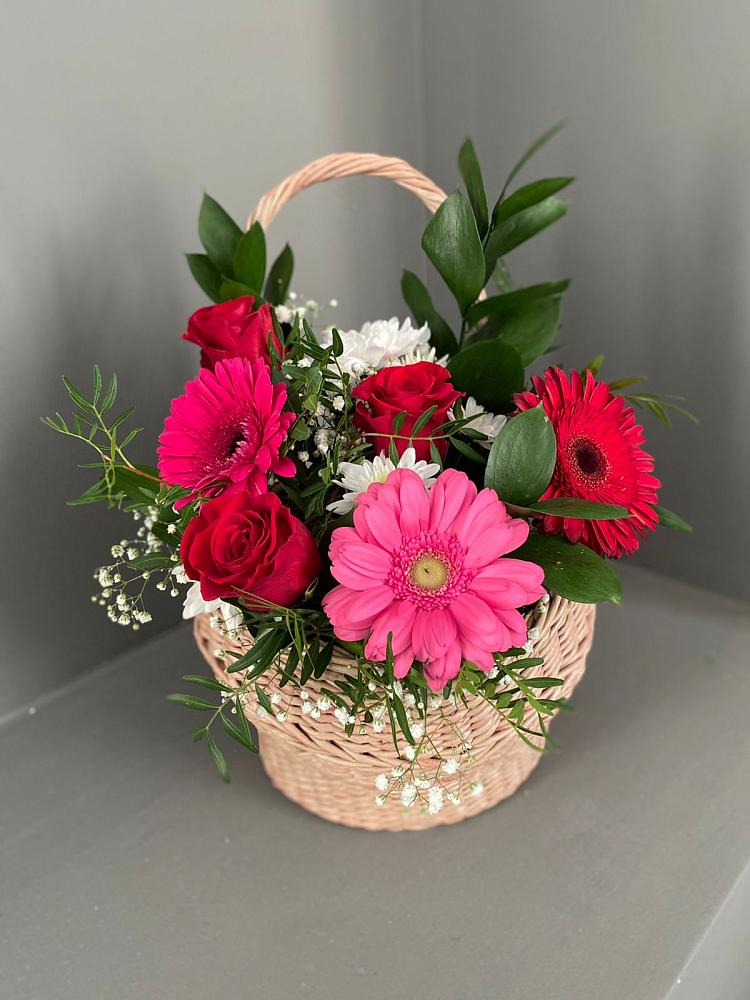 Цветочная композиция из Розы, Хризантемы и Герберы в корзине в Багратионовске