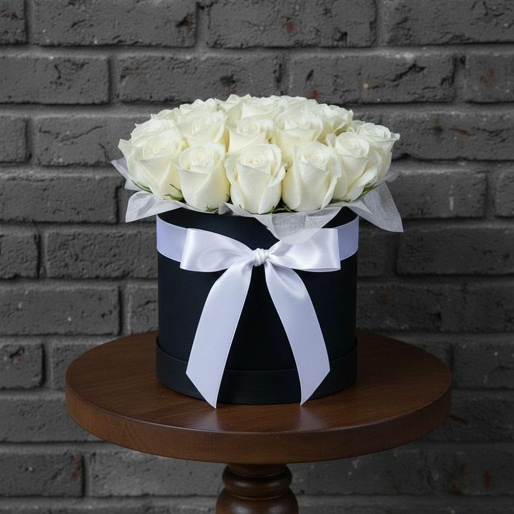 Цветочная композиция из Розы в шляпной коробке в Багратионовске