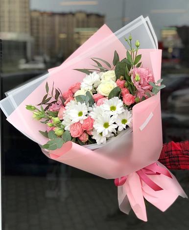 Букет цветов из: Розы, Лизиантусы и Хризантемы в Багратионовске