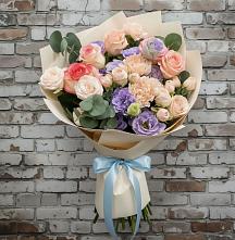 Букет цветов из:  Розы, Лизиантусы и Гвоздики #REPLACE_PRED# Багратионовске