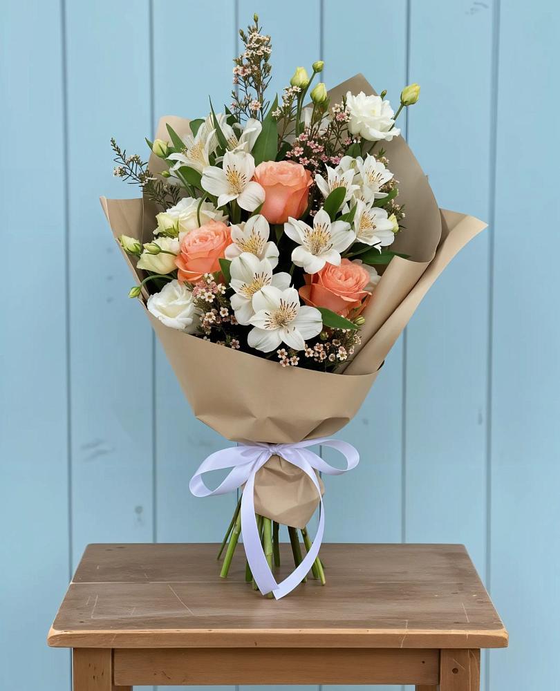 Букет цветов из: Альстромерии, Лизиантусы, Розы и Хризантемы в Багратионовске